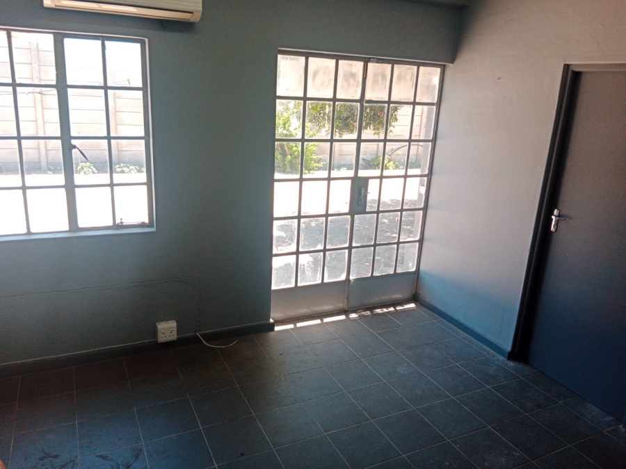 To Let commercial Property for Rent in Groenvlei Western Cape